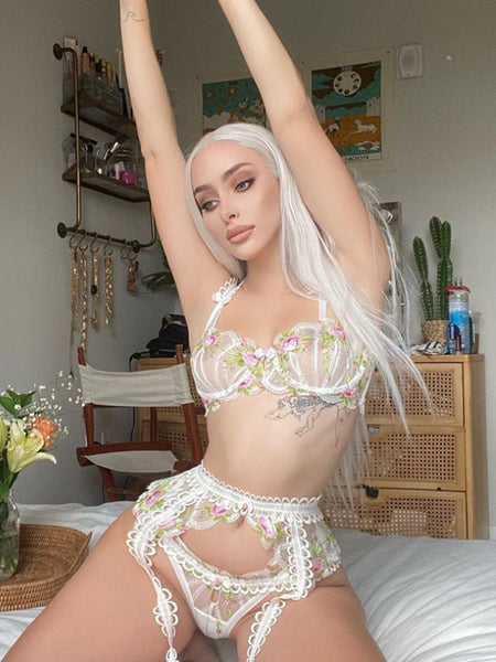 DA 5582b Bowknot Embroidered Lace Floral Lingerie Set