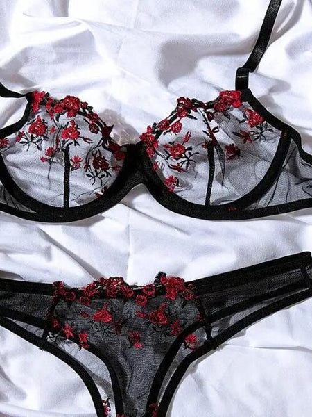 Ladies Sweet Low Waist Lace Lingerie Set